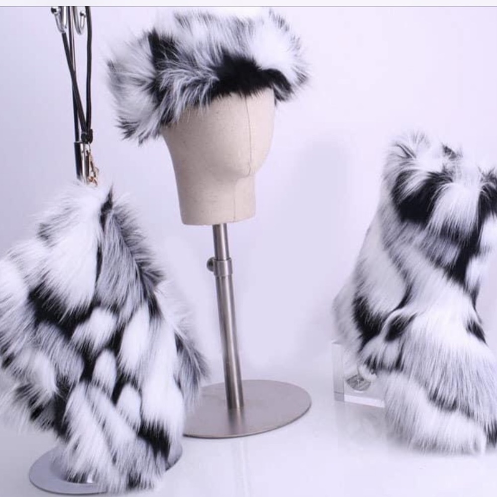 Sexy fur boots set๐โ๏ธ๐จ๐จ๐ฅ๐ฅ๐ฅ - Picture 1 of 2